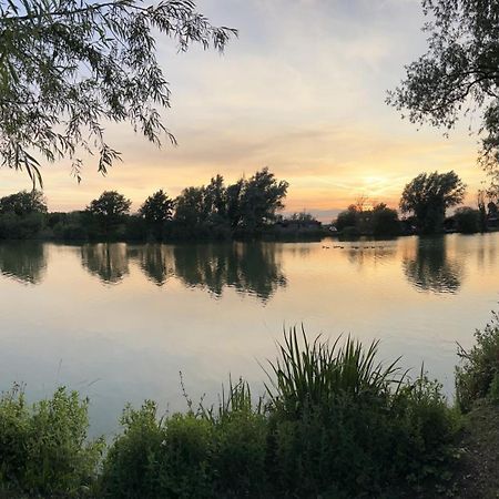 Woodlakes Park By Liv Retreats King's Lynn Exterior photo