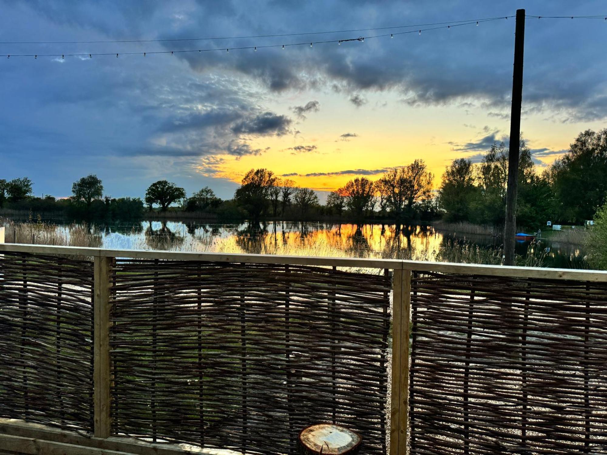 Woodlakes Park By Liv Retreats King's Lynn Exterior photo