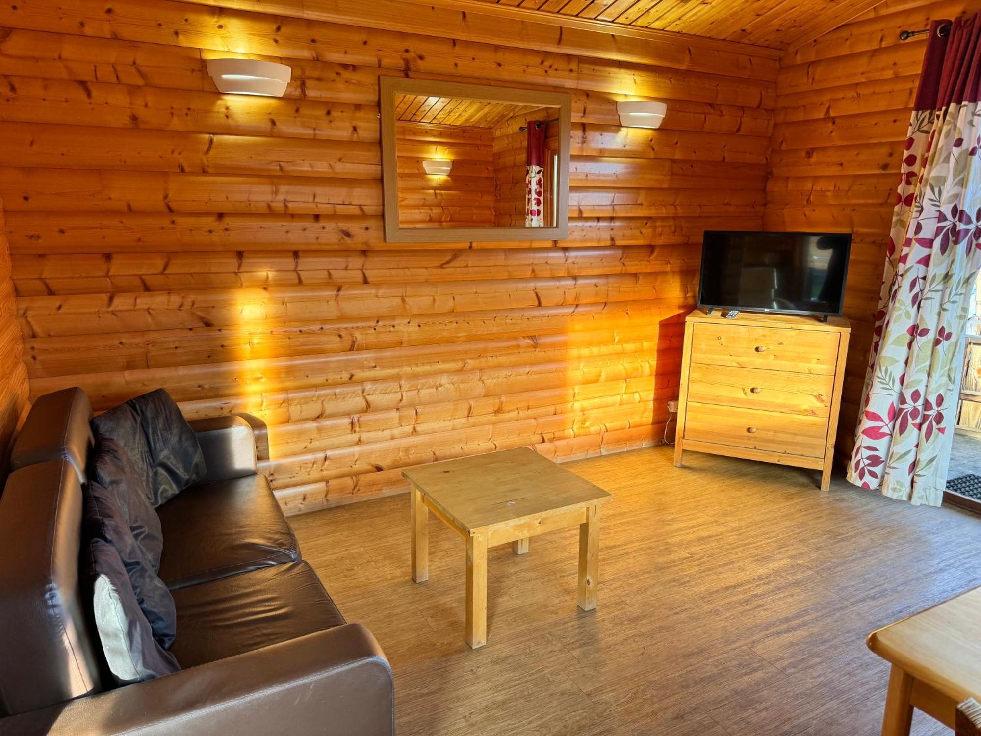 Woodlakes Park By Liv Retreats King's Lynn Exterior photo