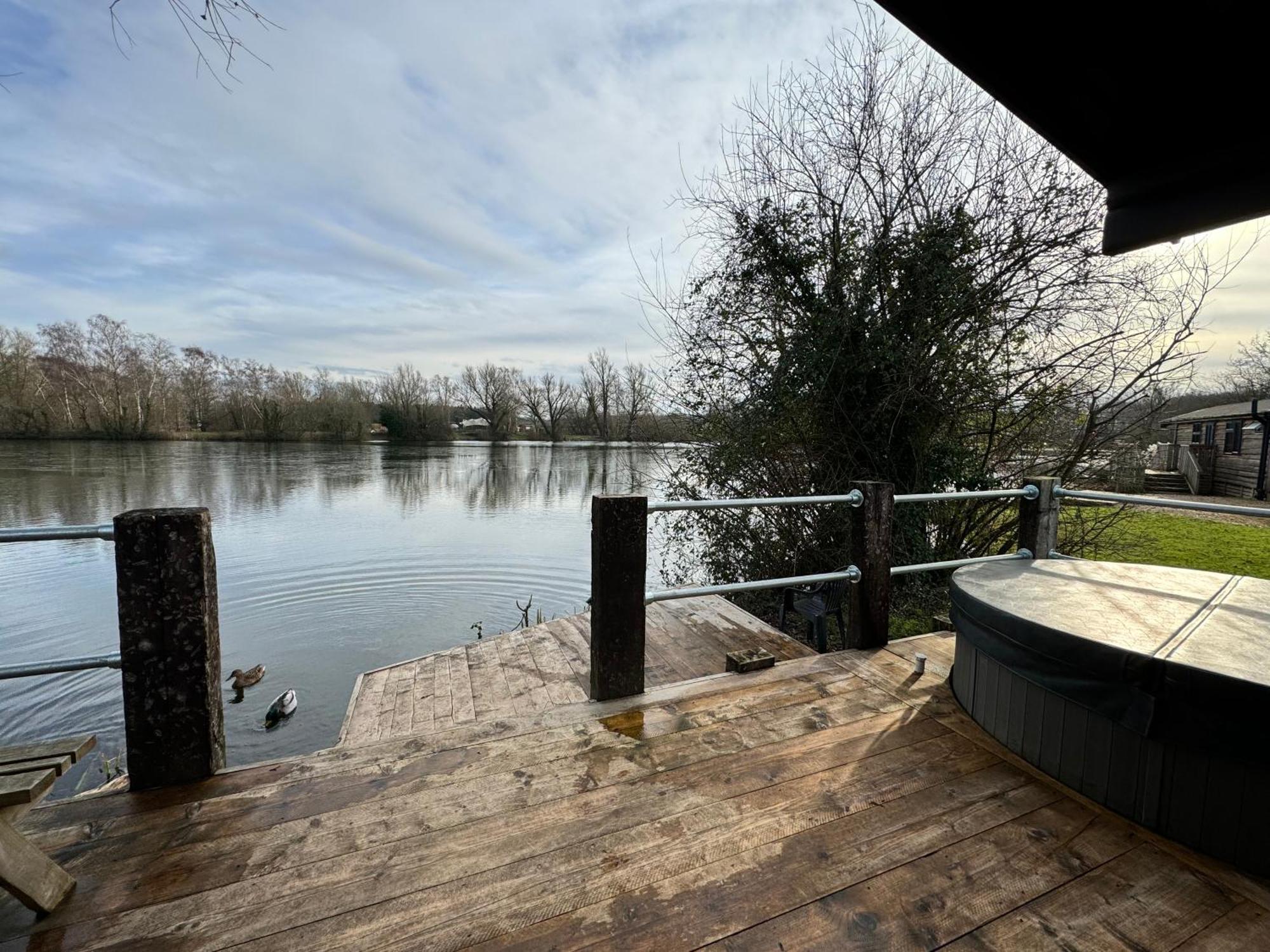 Woodlakes Park By Liv Retreats King's Lynn Exterior photo